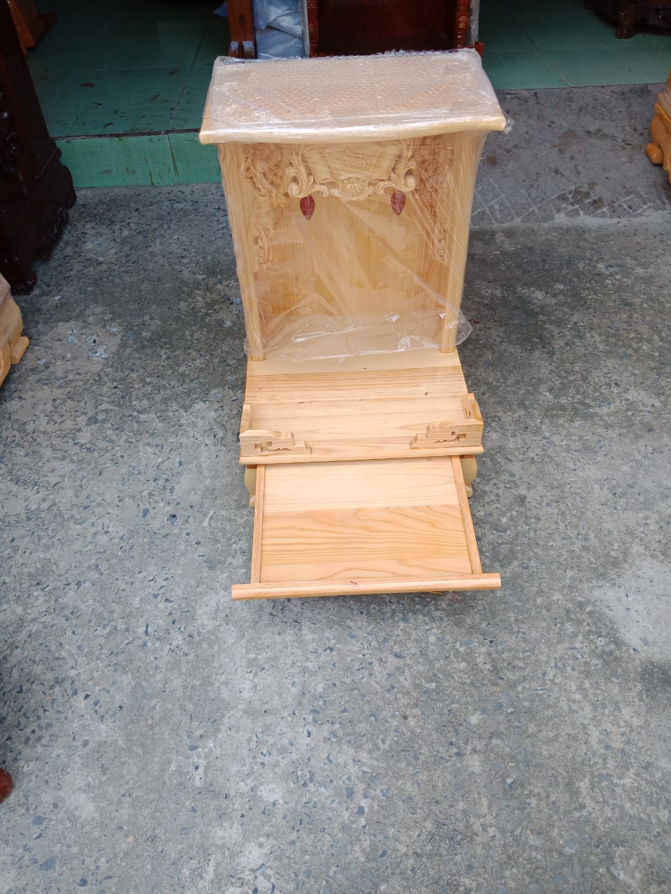 Bàn thờ ông địa 40x60 gổ pơ mu