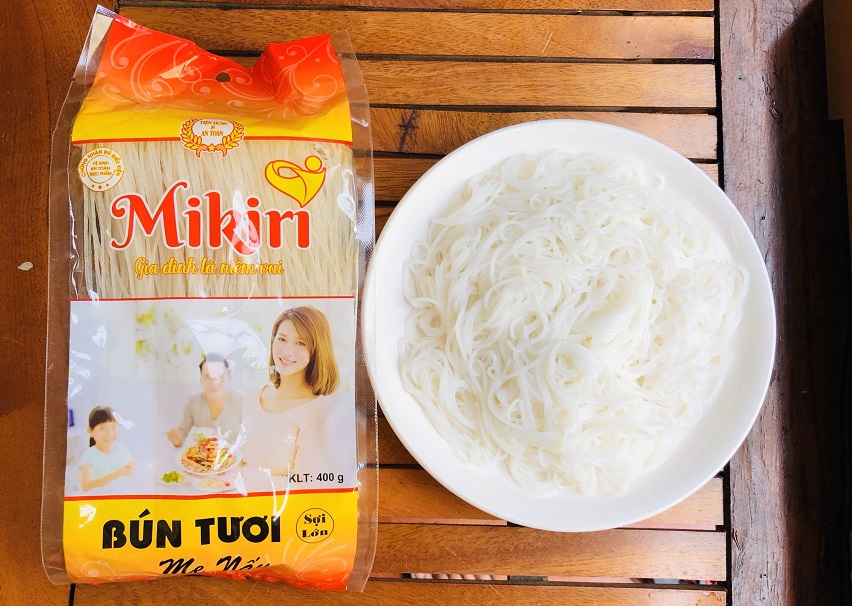 Bún tươi dạng khô sợi lớn mikiri gói 400g. date 08.2022
