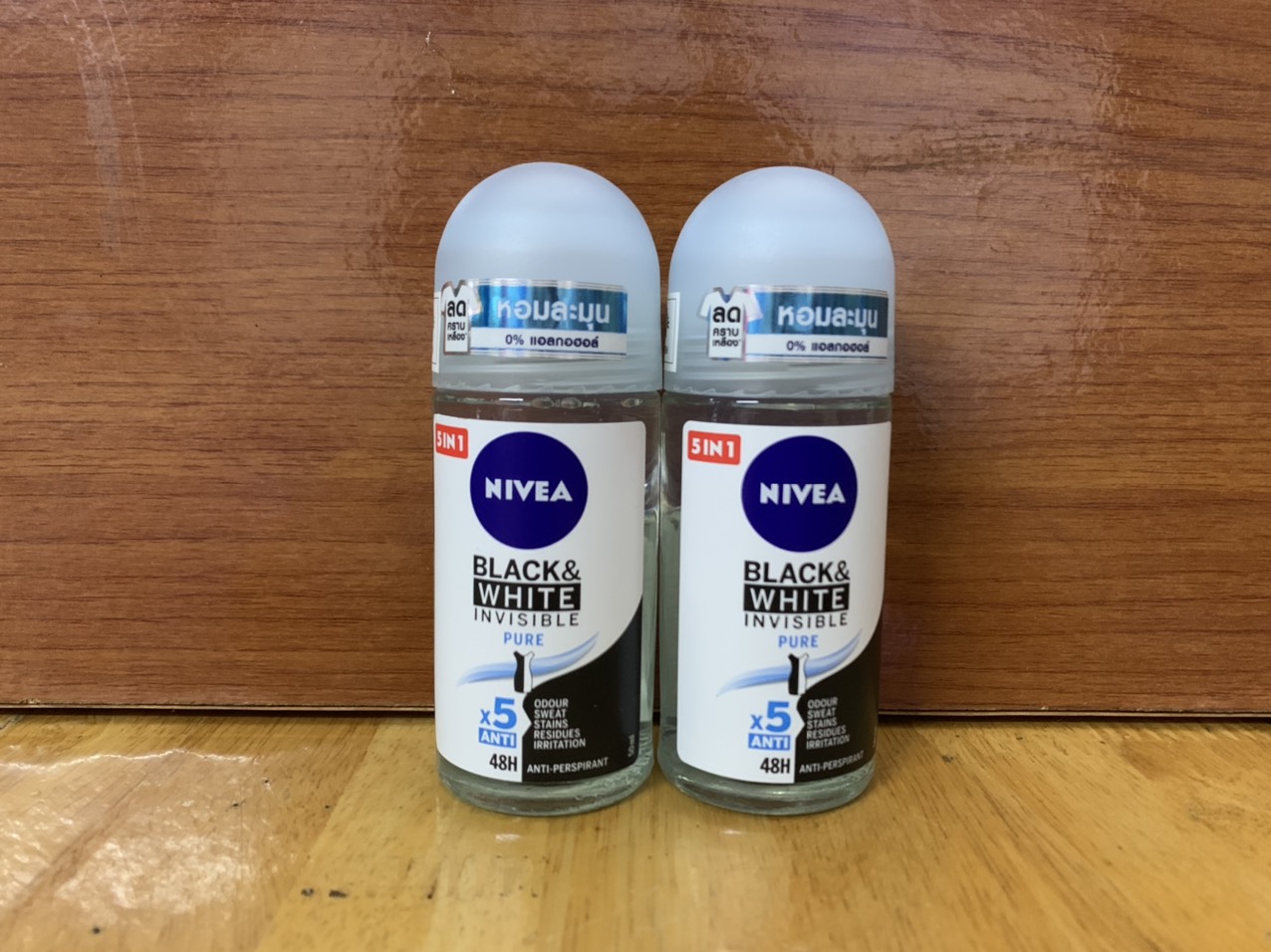 Combo 2 chai lăn khử mùi nivea black&white ngăn ố vàng dành cho nữ 50ml