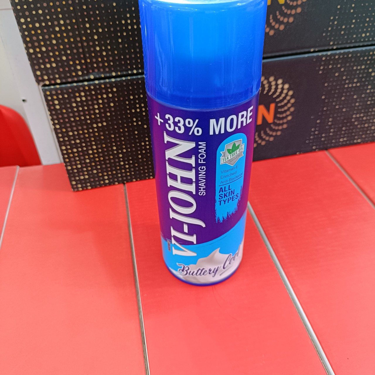 Bọt cạo râu Vi-John trà xanh 420ml