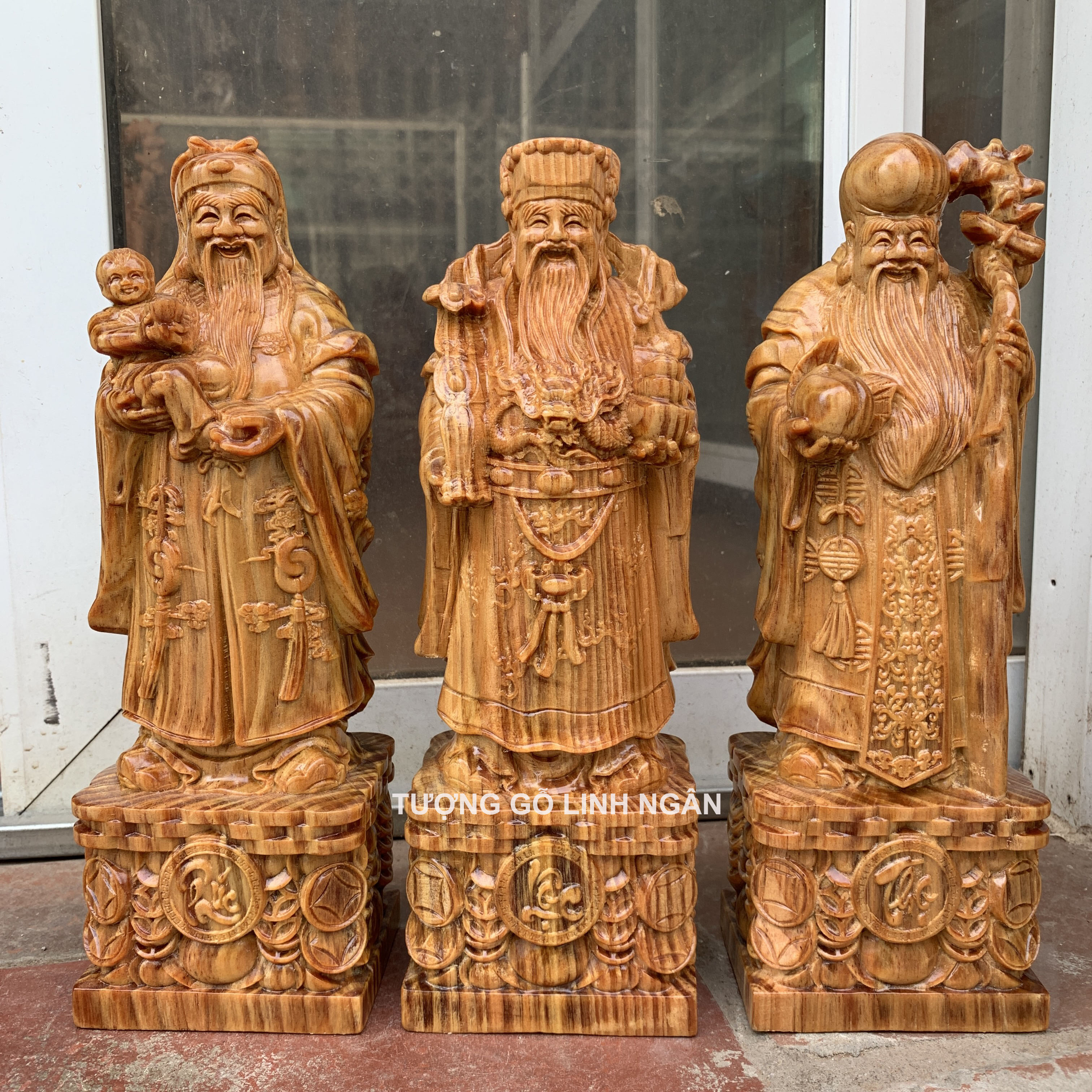 Tượng tam đa gỗ huyết long (cao 30 cm, ngang 10, sâu 8 cm)