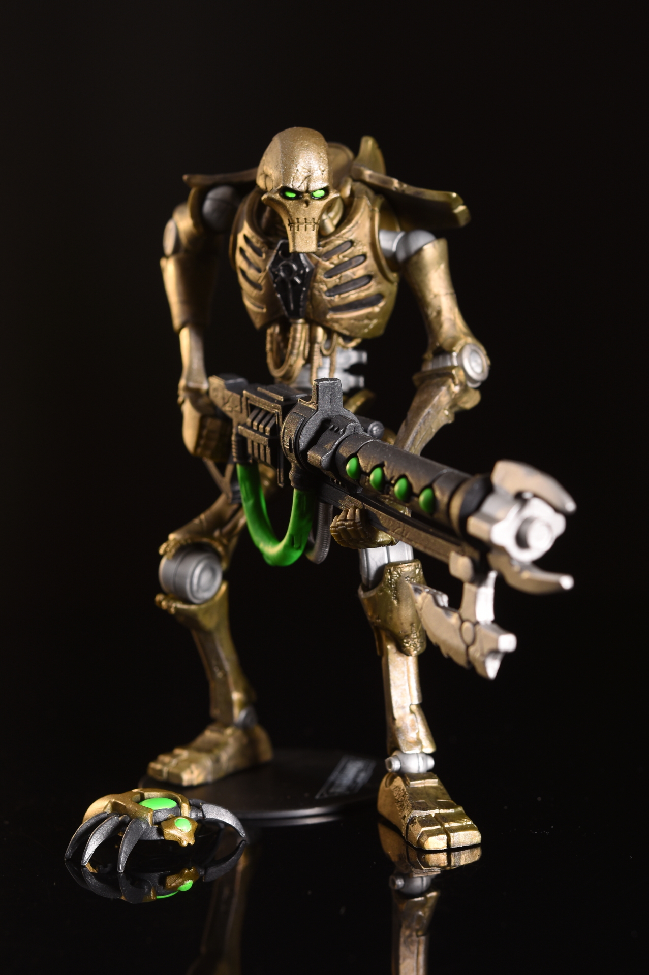 Mô hình chính hãng mcfarlane necron warrior warhammer 40000