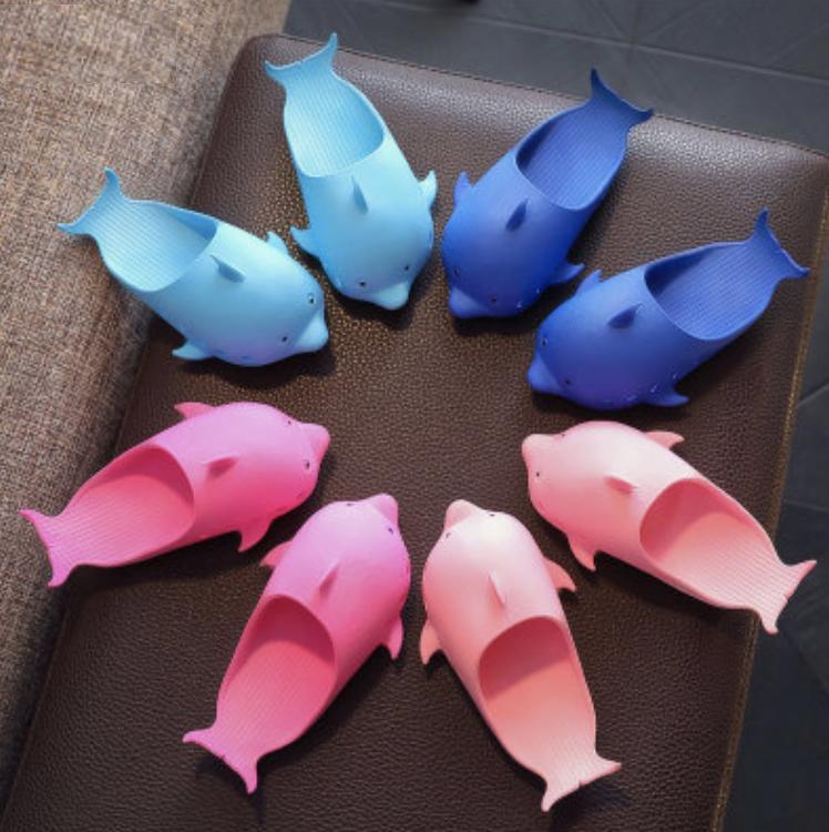 [HCM]Mùa Hè 2019 Phong Cách Mới Giày Sandal Trẻ Em Và Dép Bé Trai Bé Gái người lớn Cá Heo Nhỏ Hoạt Hình Dép Cho Bé chống trơn trượt Nhà Mềm Mại đáy Dép Đi Biển