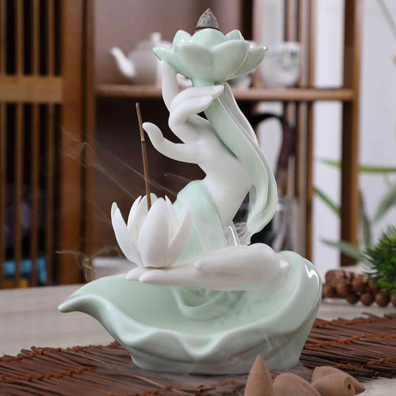 Thác khói trầm hương - bàn tay phật + 10 nụ trầm nguyên chất