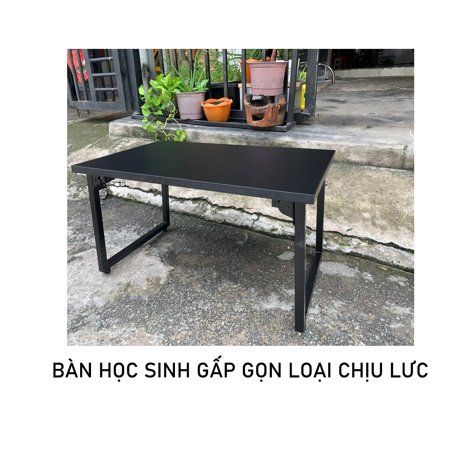 Bàn ngồi bệt kiểu học sinh chân gấp gọn sơn tĩnh điện màu đen , mặt gỗ chắc chắn có tăng chân chống trầy nền nhà , hàng Việt Nam gia công giá tại xưởng thích hợp ngồi bệt học và làm việc , ăn cơm ,bàn sinh viên