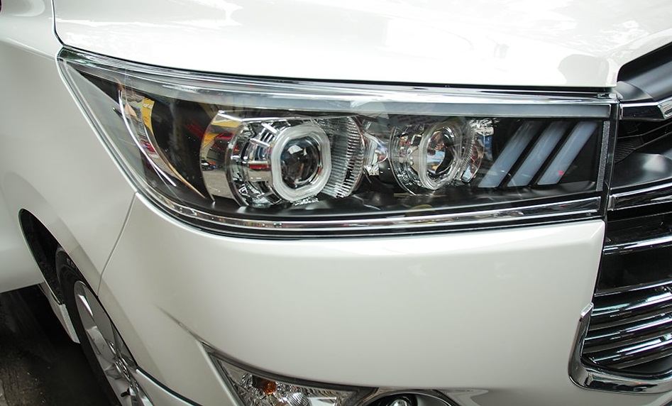 Ốp viền đèn pha hậu INNOVA 2016-2020