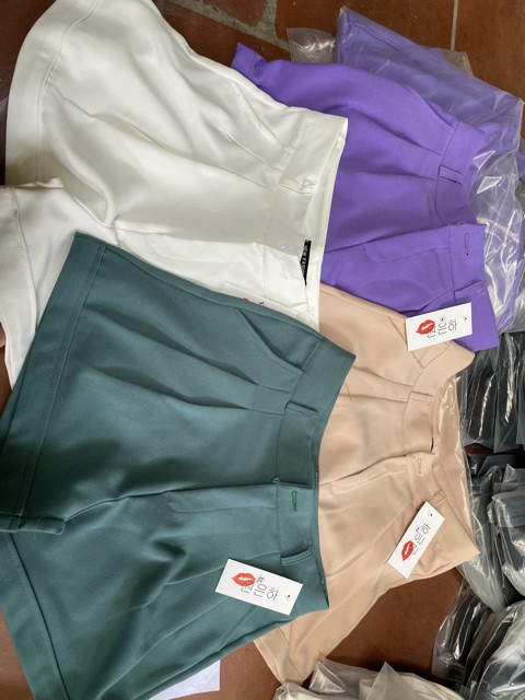 Quần shorts gập gấu