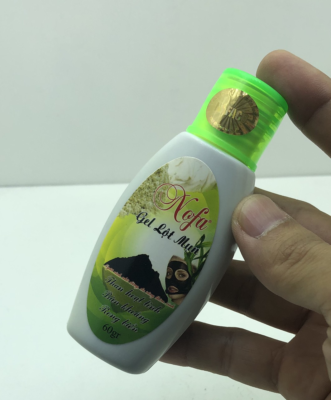 Gel lột Mụn Hút sạch mụn cám, mụn đầu đen Nofa Hủ 60g bùn khoáng kèm giấy