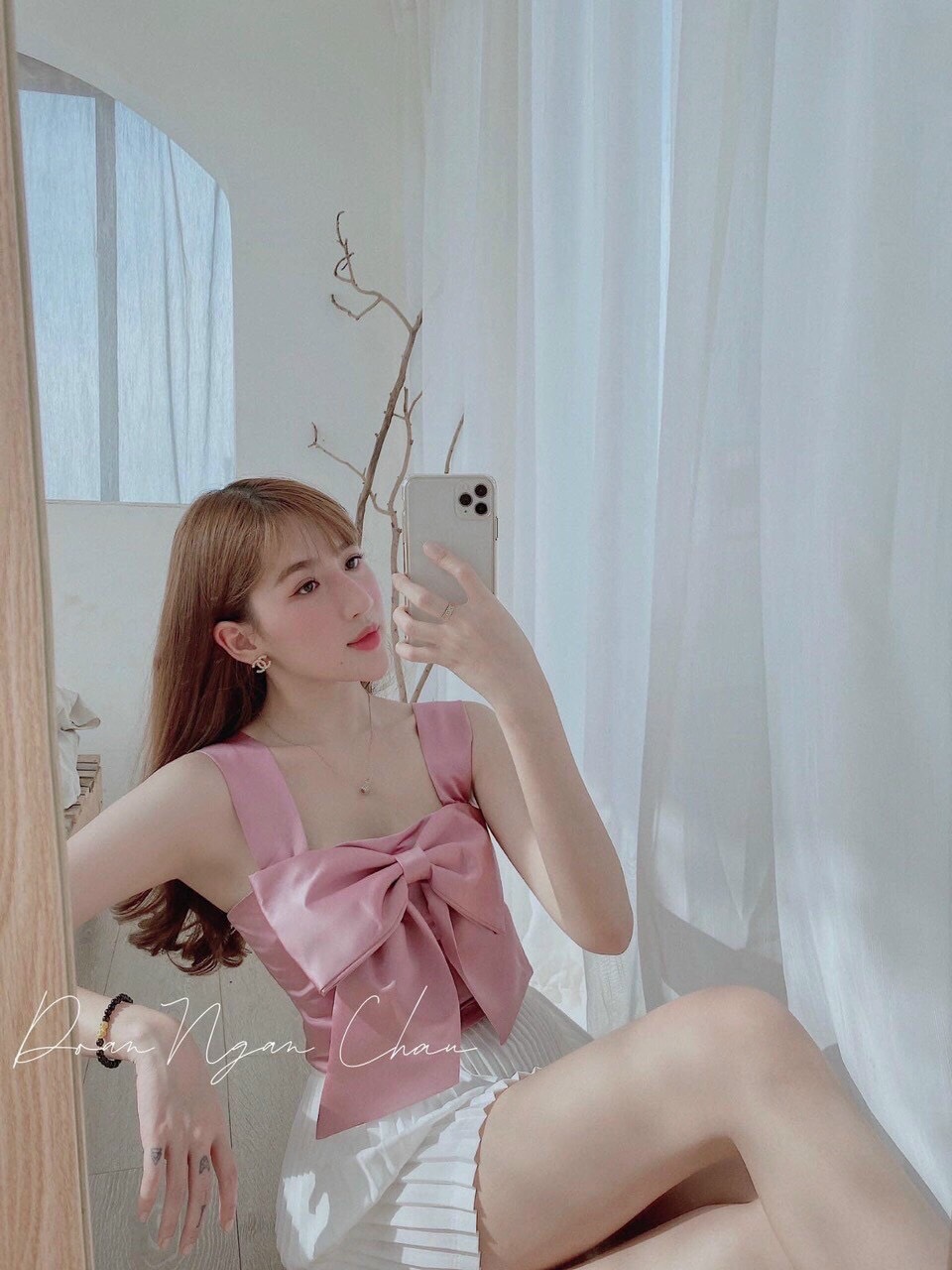 ÁO KIỂU 2 DÂY CÓ NƠ Ở TRƯỚC NGỰC, CỰC XINH XẮN VÀ TRẺ TRUNG CHẤT VON XỊN SÒ TTRSGR