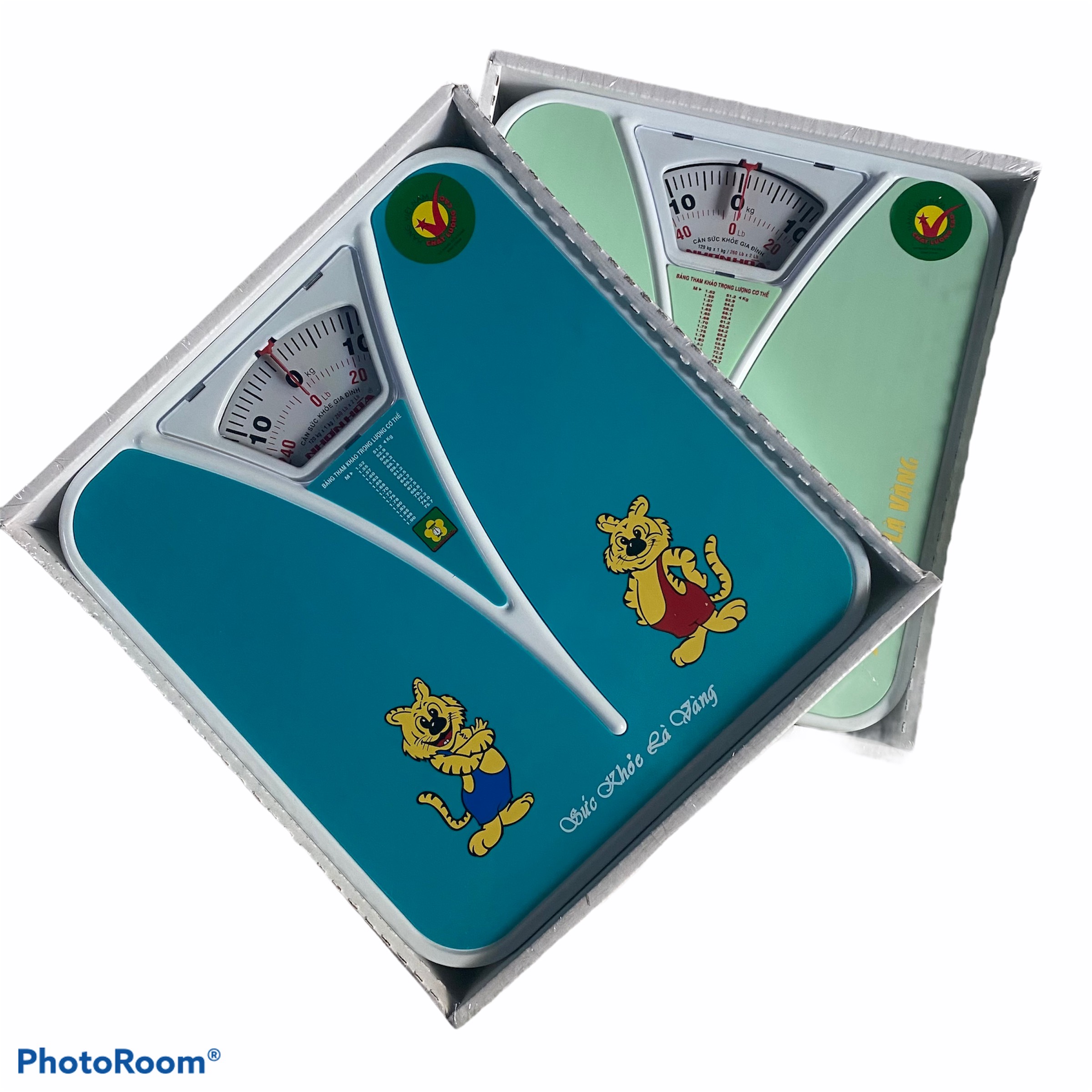 [HCM]Cân sức khỏe gia đình 120 kg. Mặt kính nhựa nhựa PC trong suốt. Mặt số bằng nhôm. Vỏ hộp cân được sơn tĩnh điện. Giao màu ngẫu nhiên