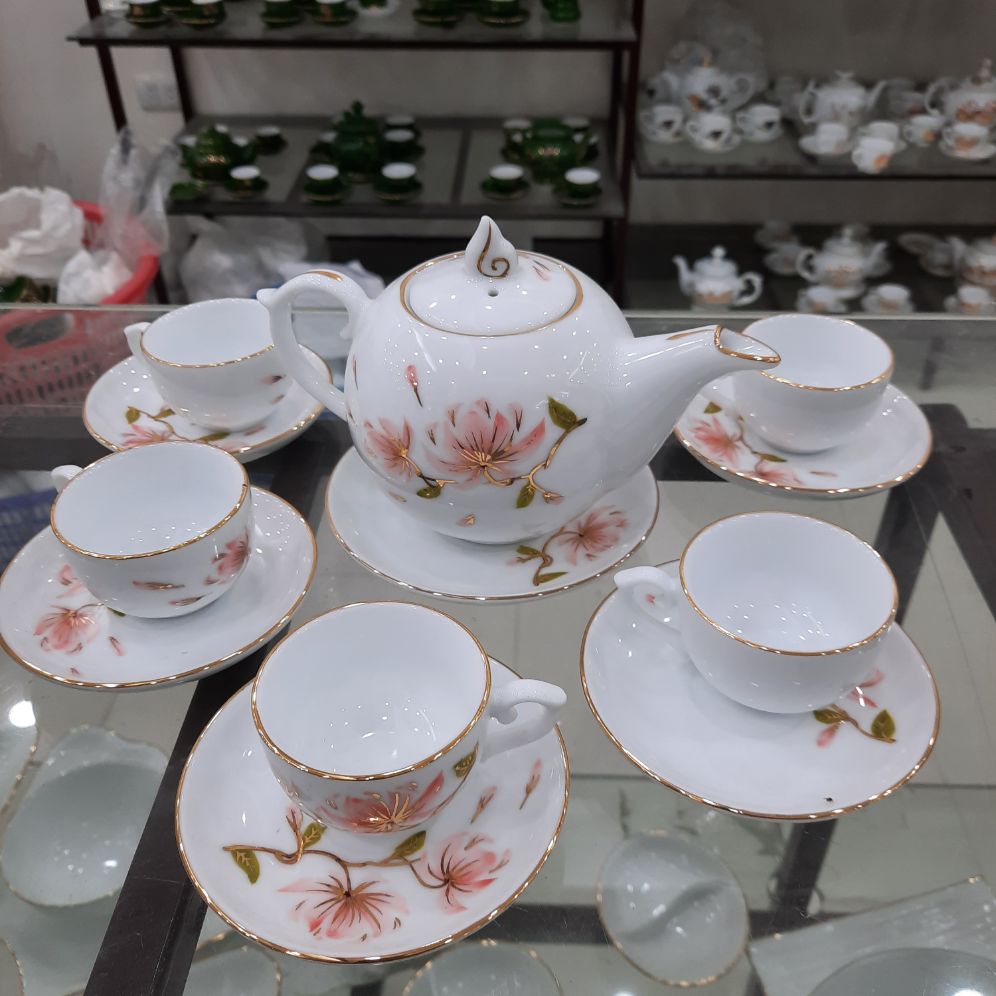 Bộ ấm chén sứ Bát Tràng chén có quai