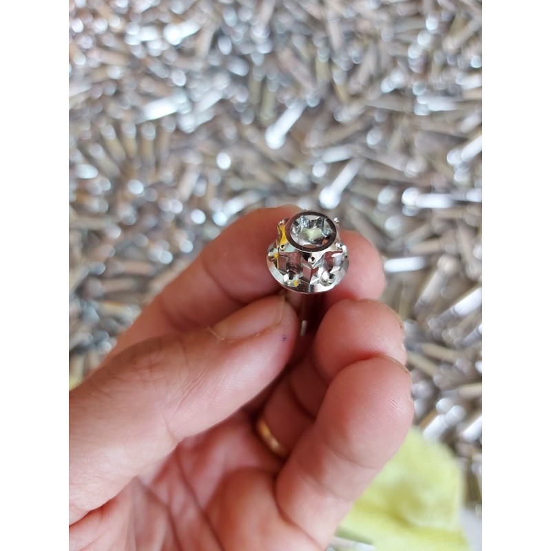 Ốc tay thắng inox salaya cho xe số