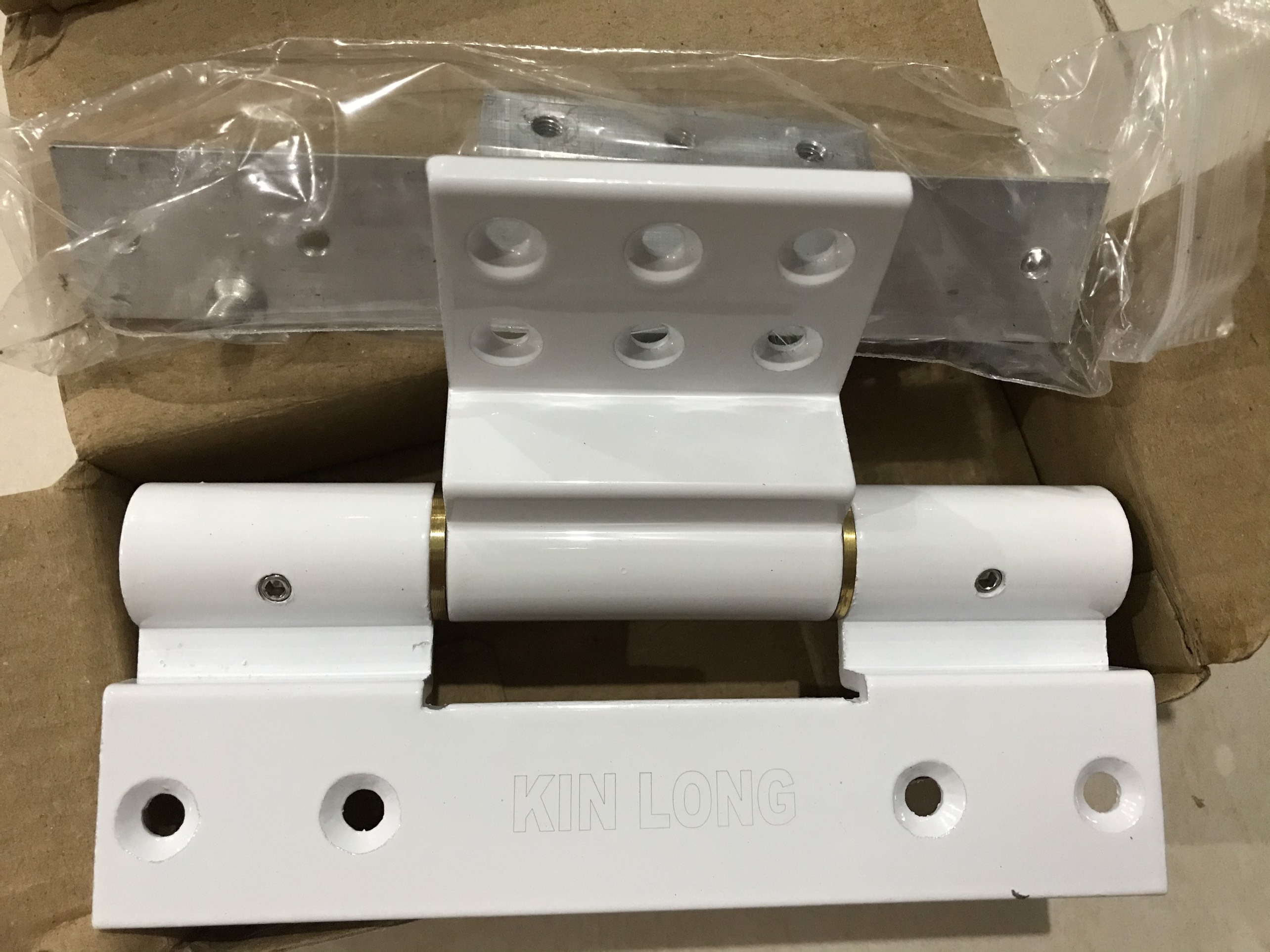 Bản lề 4D Kinlong dài 150mm dùng cho cửa nhôm Xingfa hệ 55 - Màu trắng