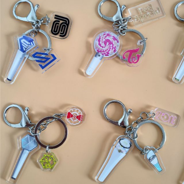 MÓC KHÓA HÌNH LIGHTSTICK 3D SEVENTEEN EXO BTS BLACKPINK NCT TWICE SJ