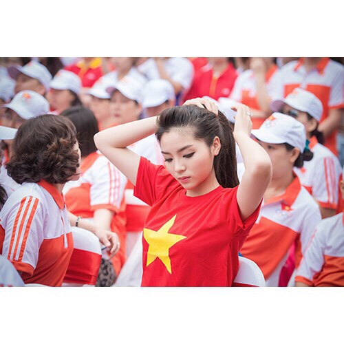Áo cờ đỏ sao vàng chất cotton t36