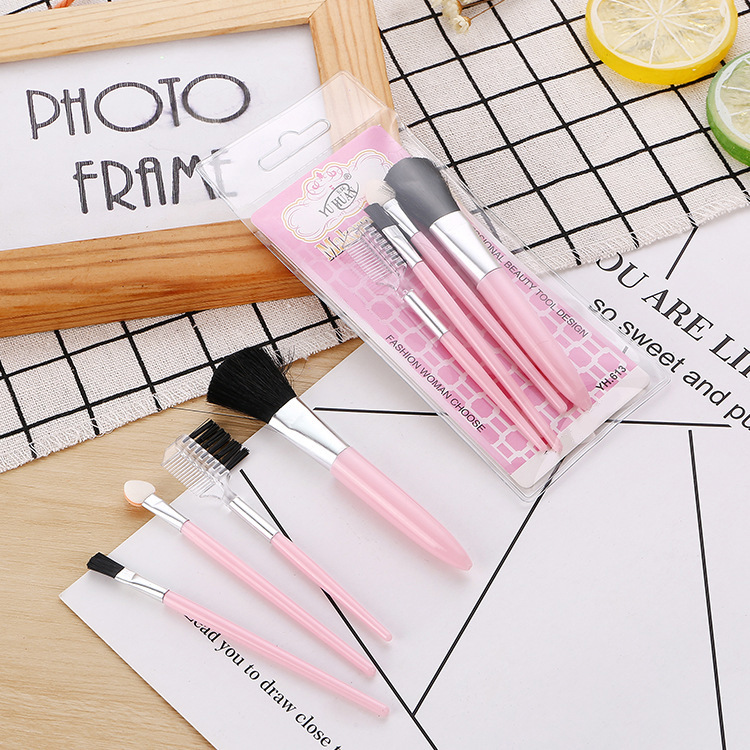 BỘ CỌ TRANG ĐIỂM 04 CÂY MỀM MƯỢT GIÁ RẺ_Hồng được làm từ lông tự nhiên; mềm mại; độ đàn hồi tốt_Đồ trang điểm, dụng cụ trang điểm, cọ makeup, chổi đánh phấn