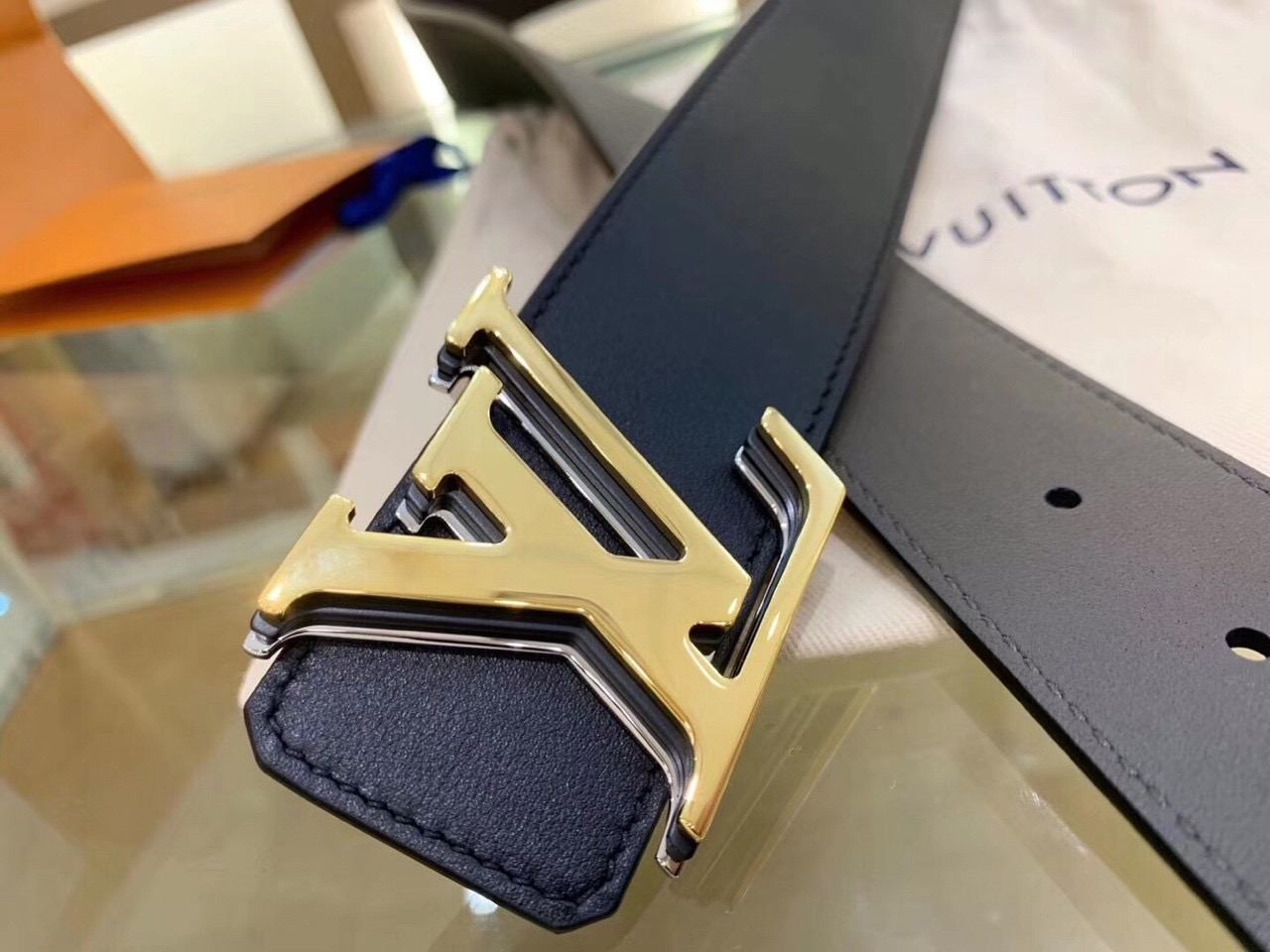 siêu khuyến mãi sốc dây lưng đen trơn khóa vàng vl siêu đẹp