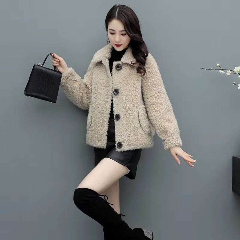 Cách mix áo khoác lông đẹp nhất dành cho các bạn gái