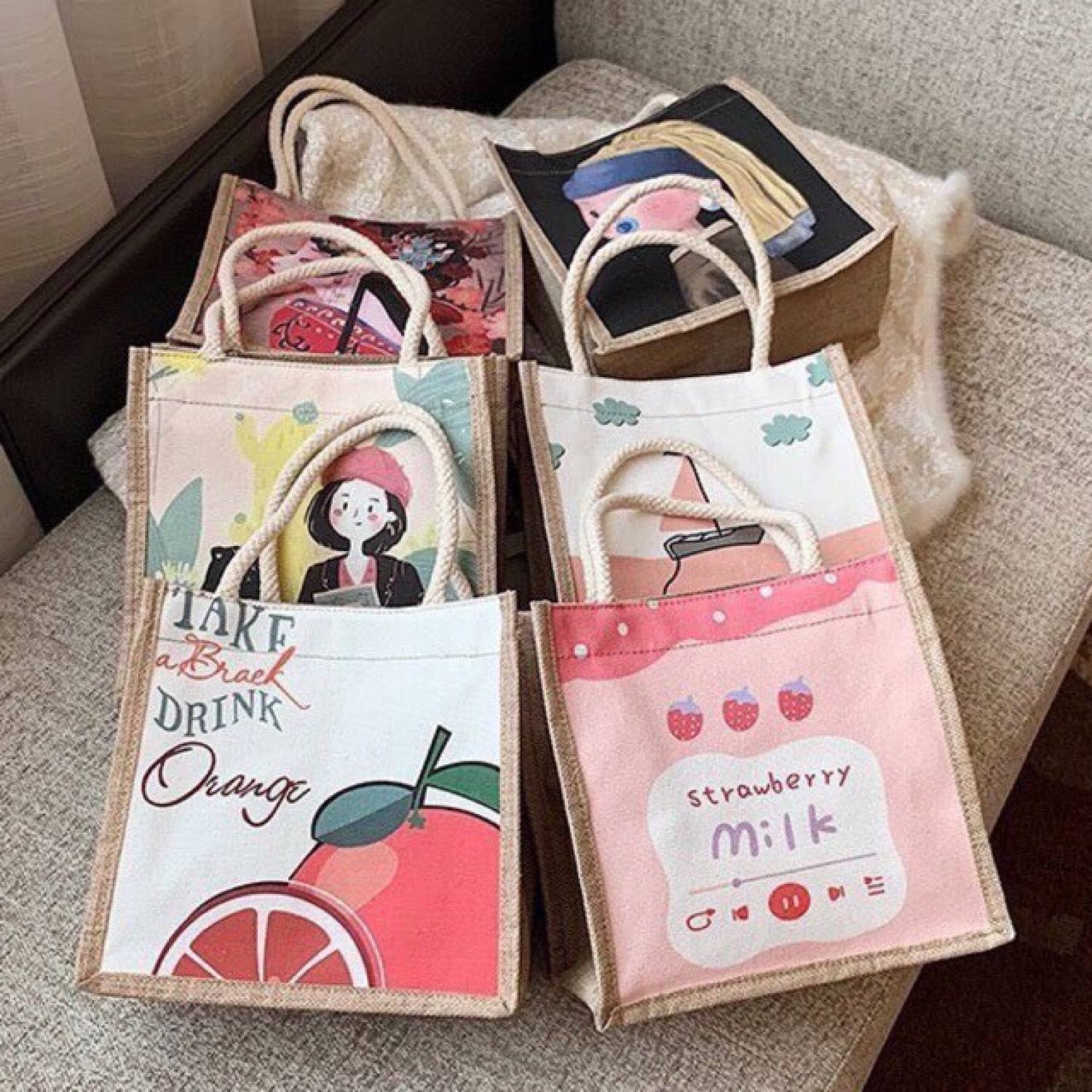 Túi cói mini in hình họa tiết phong cách vintage