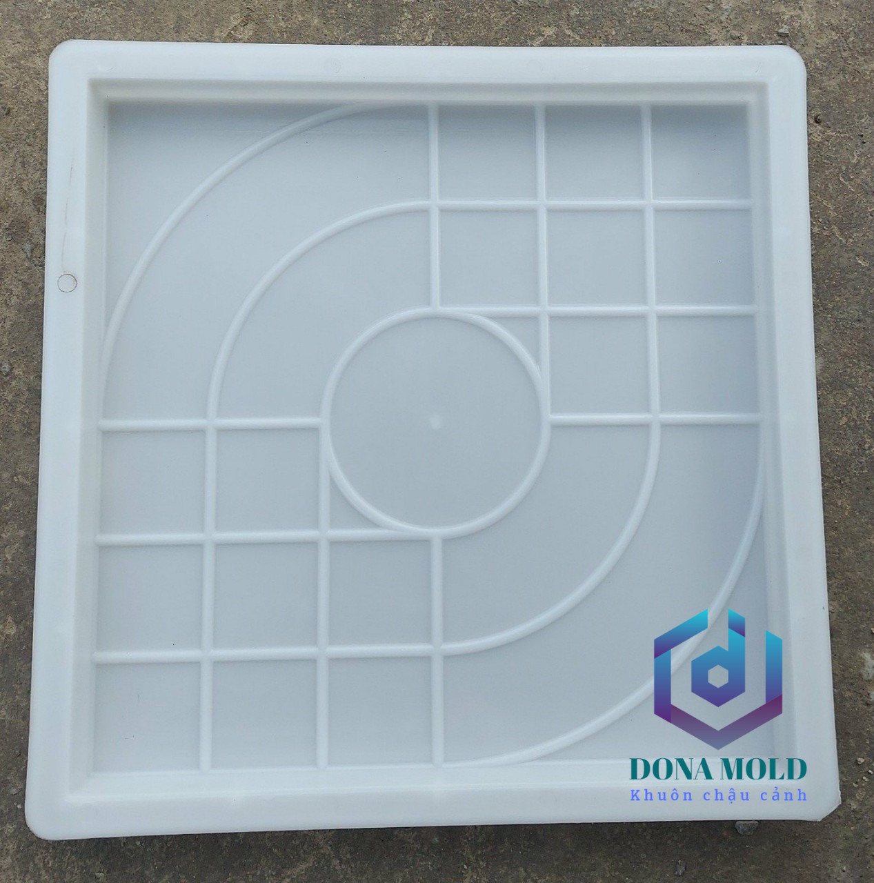 Khuôn đổ gạch lát sân vườn 40 x 40 cm