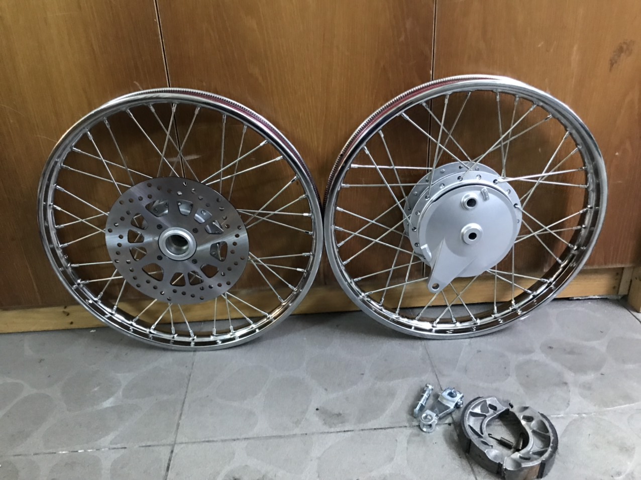 CĂM ĐÙM NIỀNG(VÀNH NAN) SẮT BẠC BẢN 1.2 VÀ 1.4* 17 ĐĨA SIRIUS NHẬT 110CC-JUPITER-TAURUS-EXCITER 2006-10 VÀ 4 SỐ 2011-13 RÁP LÊN ZIN THEO XE
