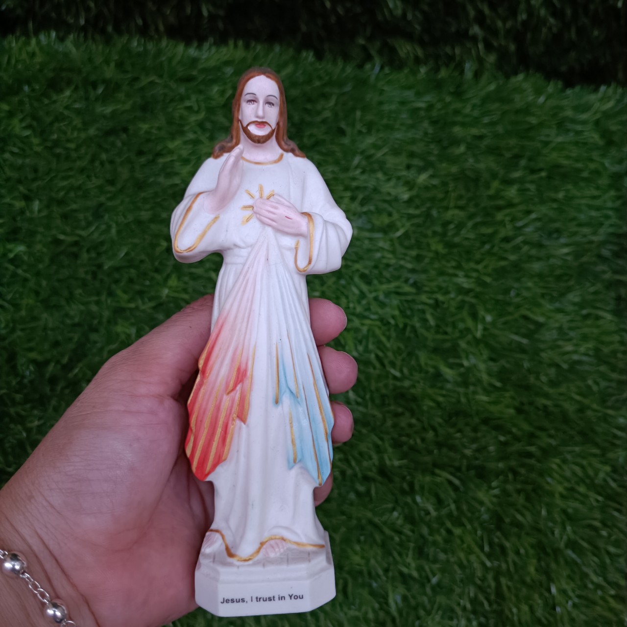 Tượng Chúa Thương Xót ceramic 17cm chất liệu gốm sứ trang trí xe hơi