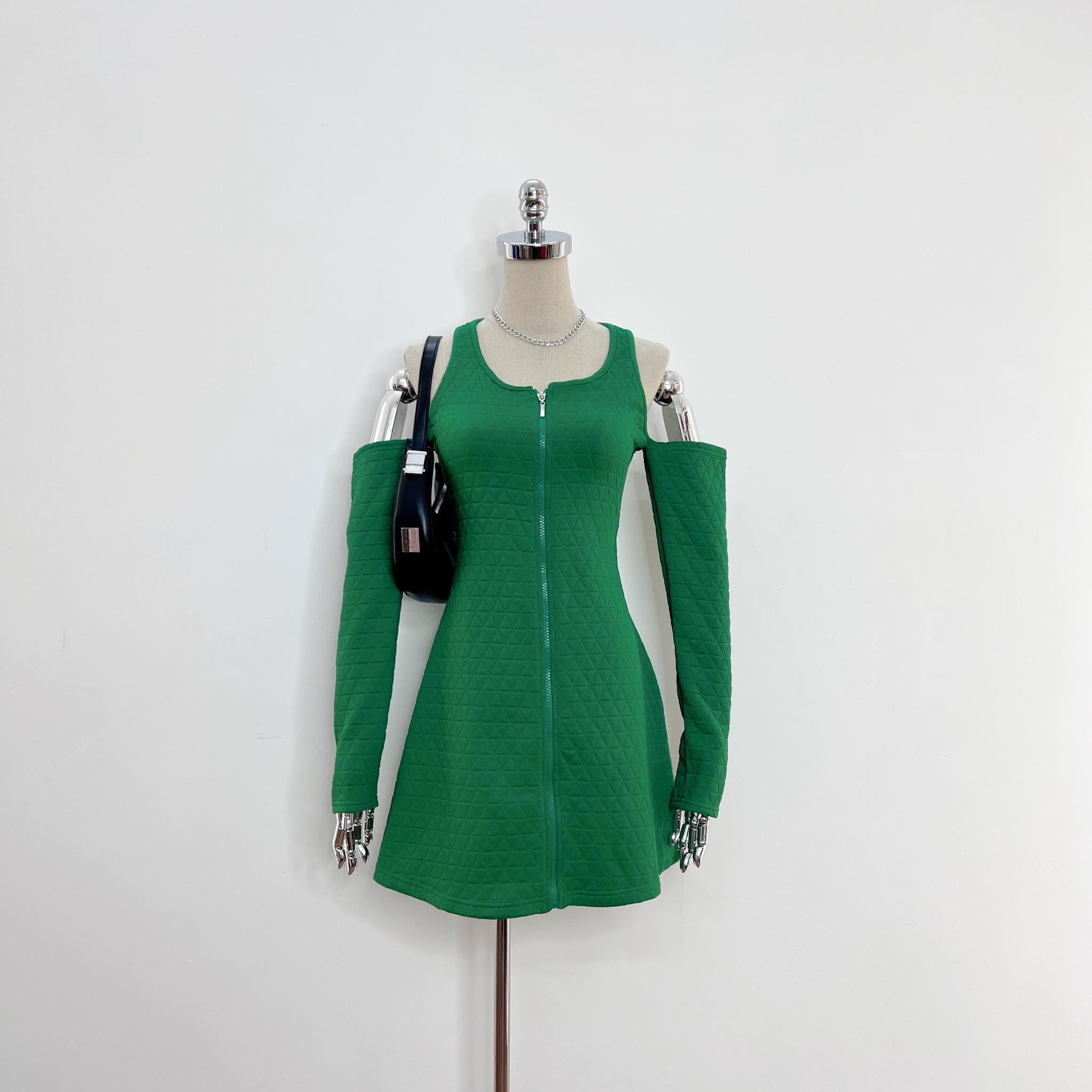 Váy tay dài trễ vai | Jenna Dress | Secodee