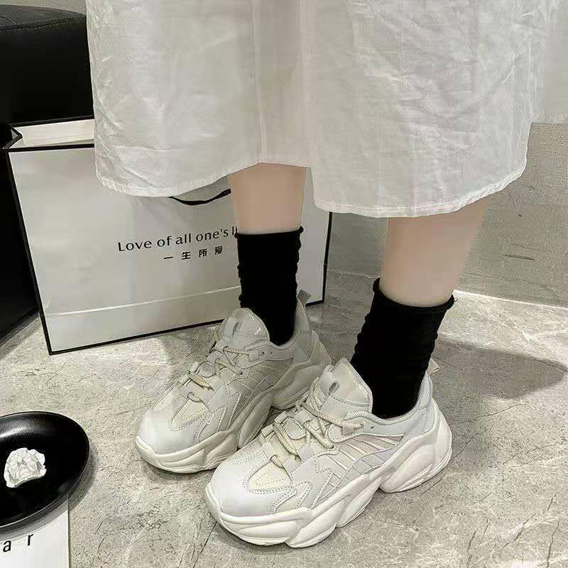 giày thể thao nữ TRENDING mẫu mới nhất hiện nay , phong cách thể thao khoẻ khoắn , dễ mix đồ , chỉ có tại BITBABO