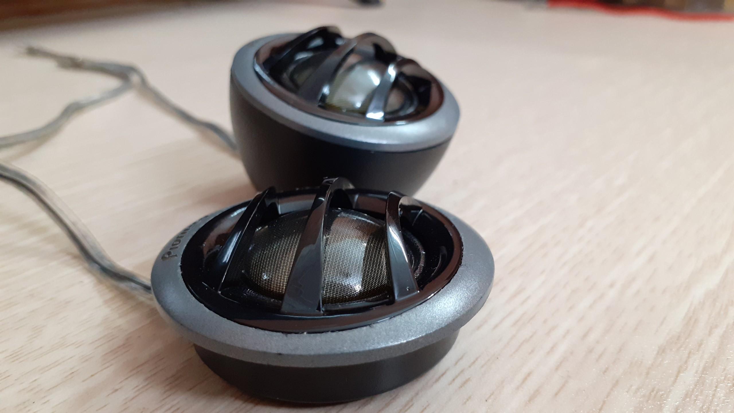 Loa trép pioneer cho xe hơi