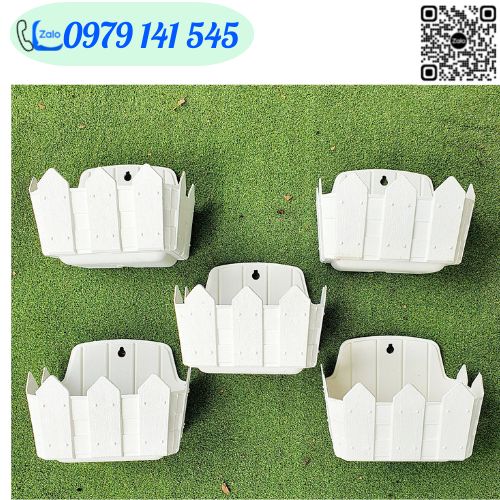 Bộ 05 chậu nhựa trồng cây treo tường kiểu hàng rào màu trắng và màu xanh - dùng để treo ban công và hàng rào