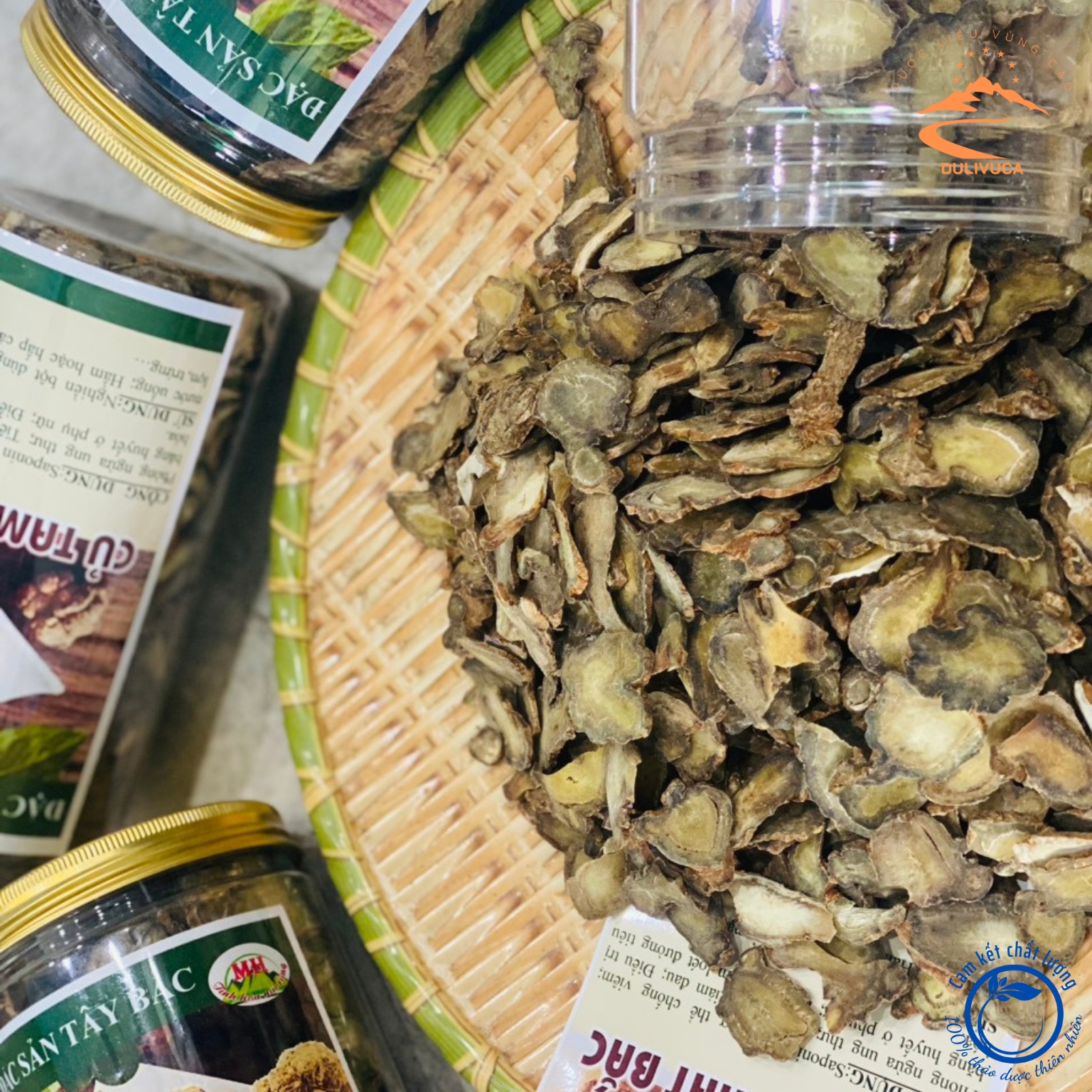 Tam thất bắc Hà Giang thái lát sấy khô từ tam thấy tươi củ già. Củ tam thất hoang nguyên chất nghiền bôt, ngâm mật ong