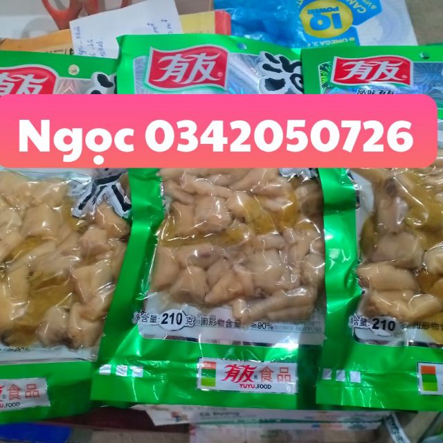 Sẵn 1 thùng chân gà yuyu 210gam/40gói