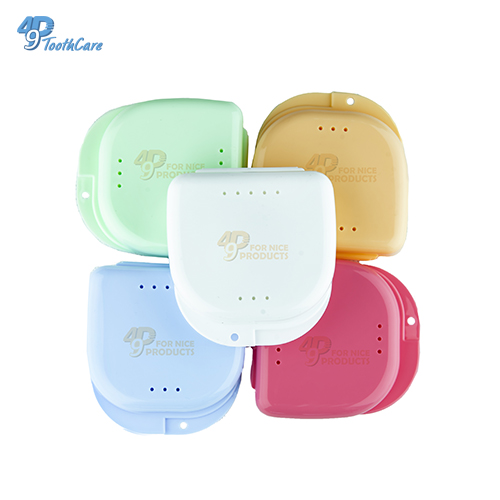 Hộp đựng máng chỉnh nha / hàm giả