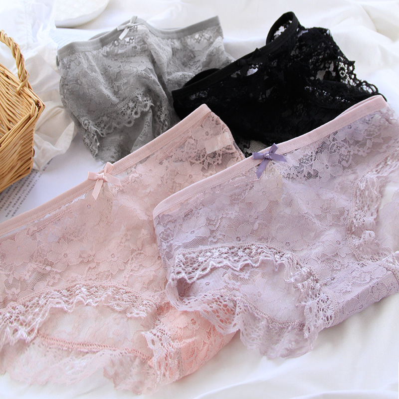 Set 4 quần lót, quần chip cotton kháng khuẩn màu đen phối chữ và họa tiết.