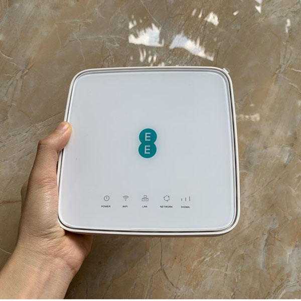 Bộ Phát Wifi 4G Alcatel HH70 – Tốc độ 300Mbps – Kết nối 64 user cùng lúc – Hỗ trợ 2 băng tần - Tặng Kèm Ăng Ten , Có 2  Bản Đen Và Trắng