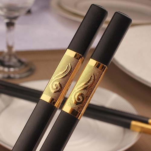 Đũa Hợp Kim Mạ Vàng Hàn Quốc Cao Cấp- Đũa Kháng Khuẩn Đẳng Cấp- Sang Trọng- Độ Bền Cao- Chống Trơn- Chống Trượt- Chống Mốc- Bền Mầu- Chống BongTróc Và Ăn Mòn- Không Độc Hại Và Không Mùi