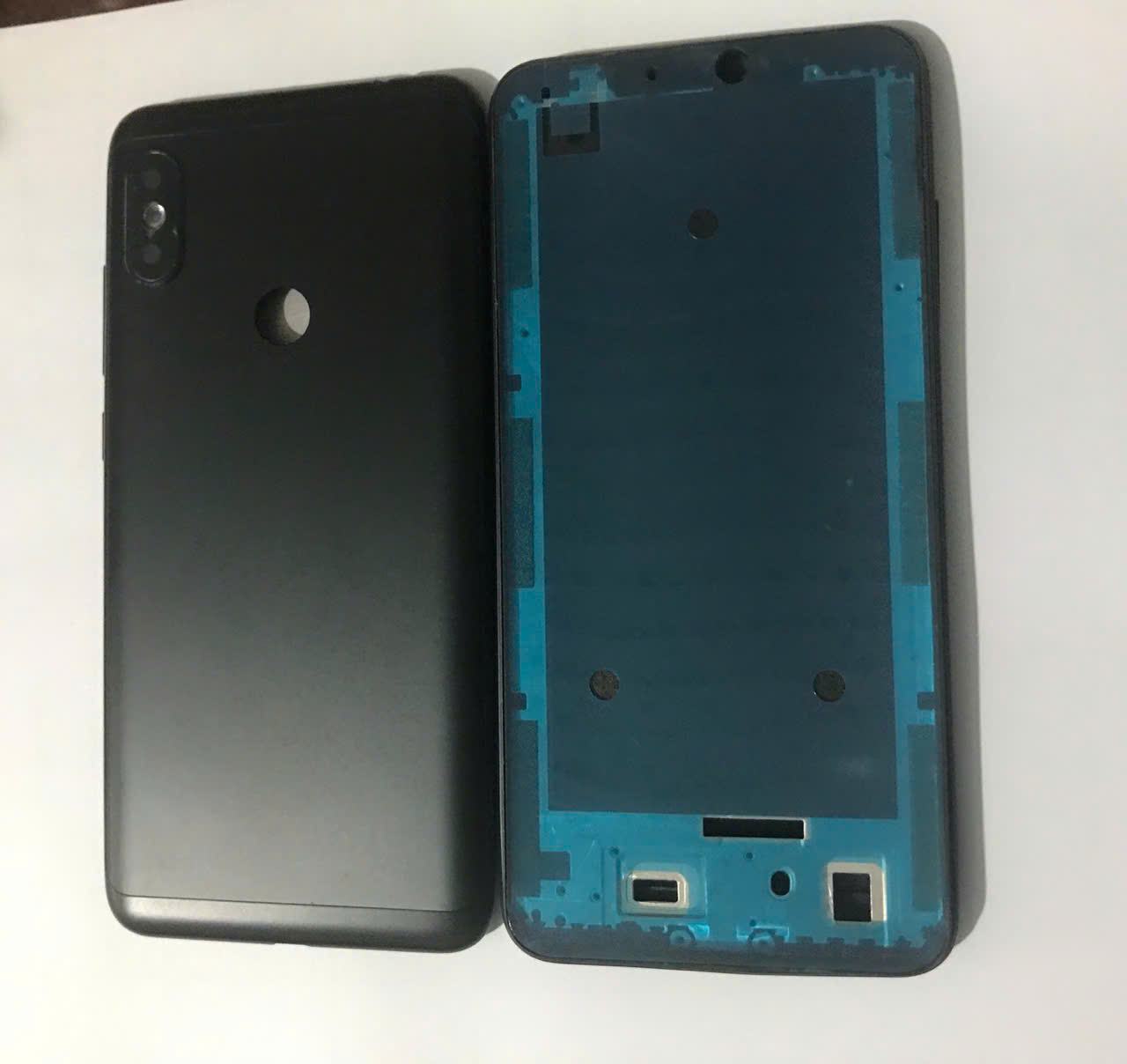 vỏ điên thoại redmi note 6 pro/ không có khay sim