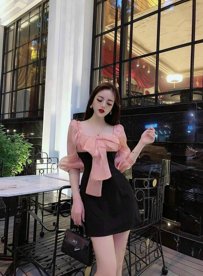 Đầm Đi Tiệc Vải Voan Pha Hai Màu cổ Vuông Tay Dài Đính Nơ Ở Ngực Công Chúa Điệu Đà TTSA0733