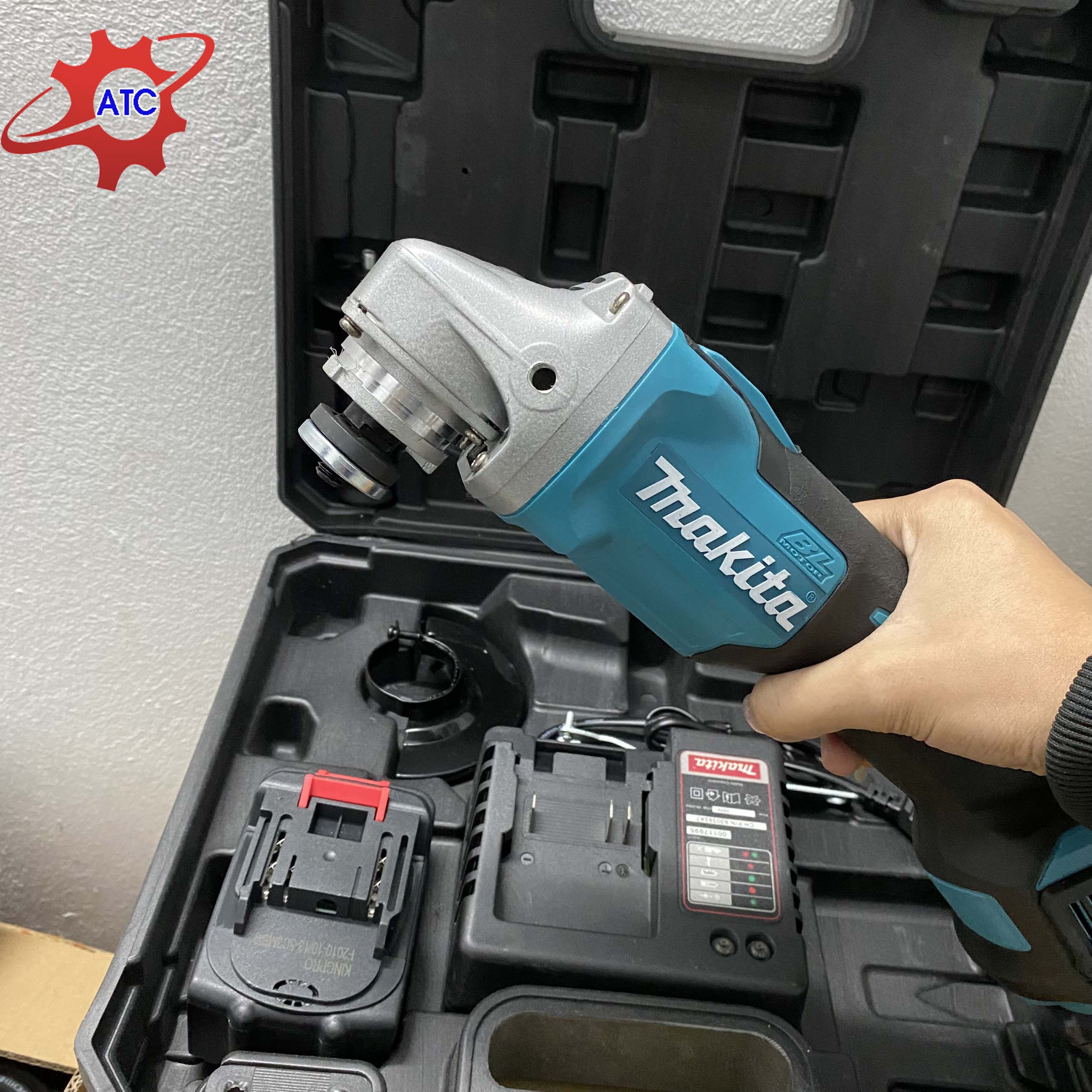 Máy mài Pin Mkt mài cắt góc tặng đá 100mm - Máy không chổi than