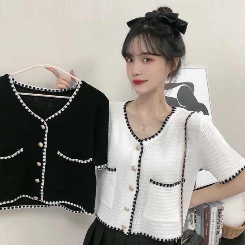 Áo thun croptop tay ngắn phối viền ren