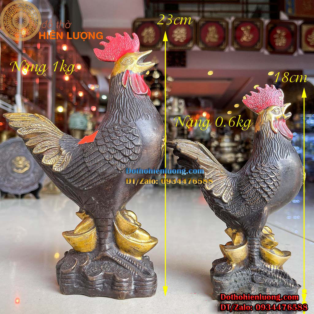 Tượng linh vật gà trống chữ phúc đứng thỏi vàng màu nâu bằng đồng thau nguyên chất đẹp