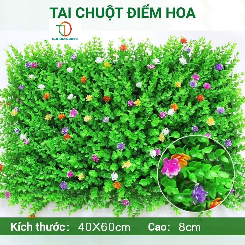 Thảm cỏ tai chuột nhân tạo có hoa trang trí