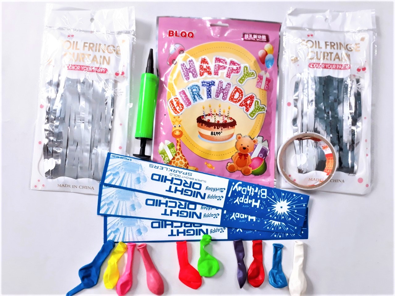 Tặng 1 bơm bóng + Combo 1 bộ chữ Happy birthday+2 rèm kim tuyến 1x2m+10 bong bóng đủ màu+15 que Nhang xẹt+ Keo dán trang trí sinh nhật đơn giản mà đẹp