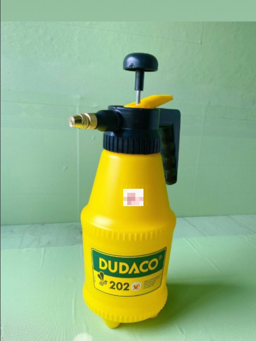 Bình DUDACO 2L tưới cây tưới hoa phong lan và cây cảnh (BÌNH PHUN XỊT ĐỨC ĐẠT) - Dùng phun tưới cây, phun các thuốc ruồi muỗi, phun sơn, phun khử khuẩn, phân bón các loại