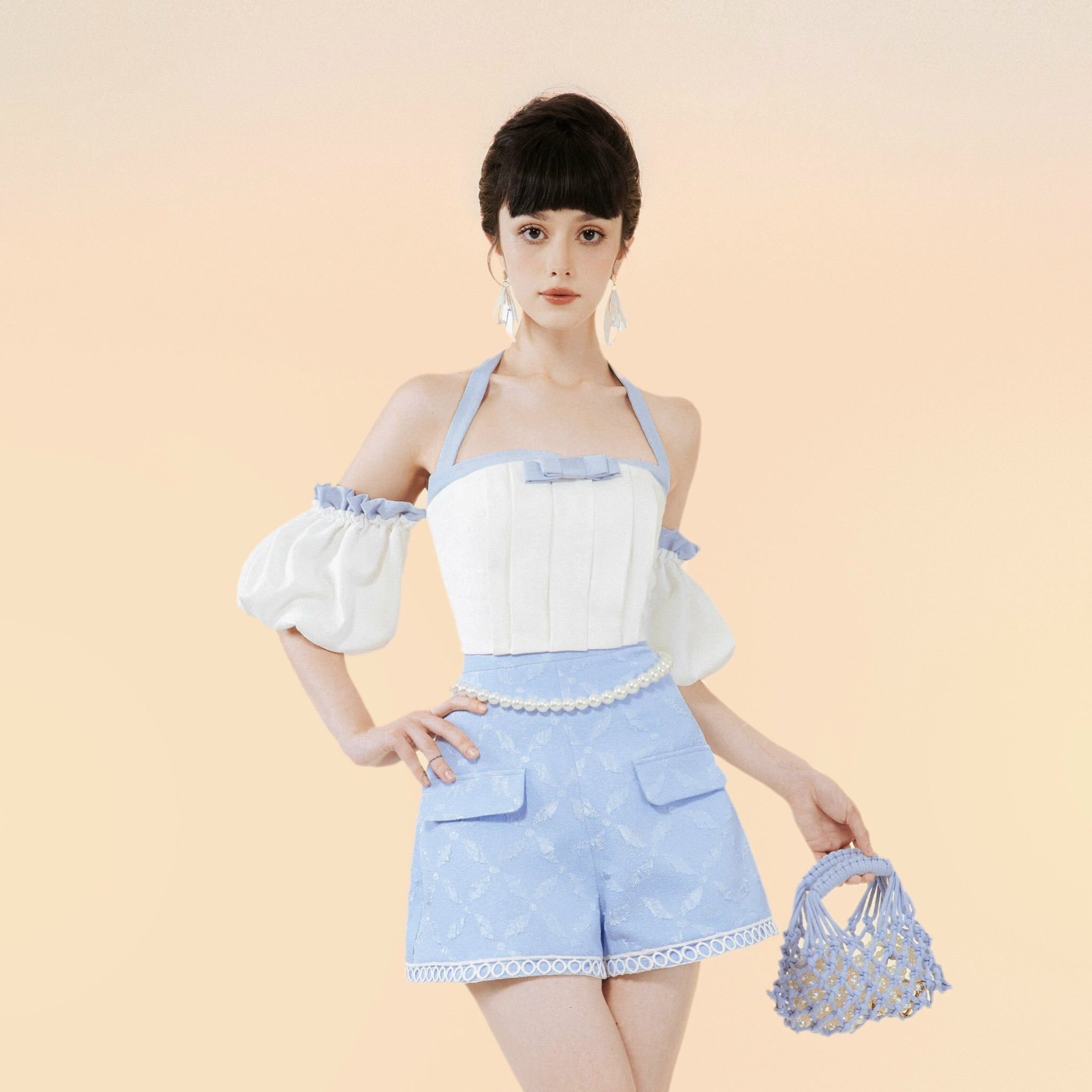 Almira Short - Quần short gấm phối ren