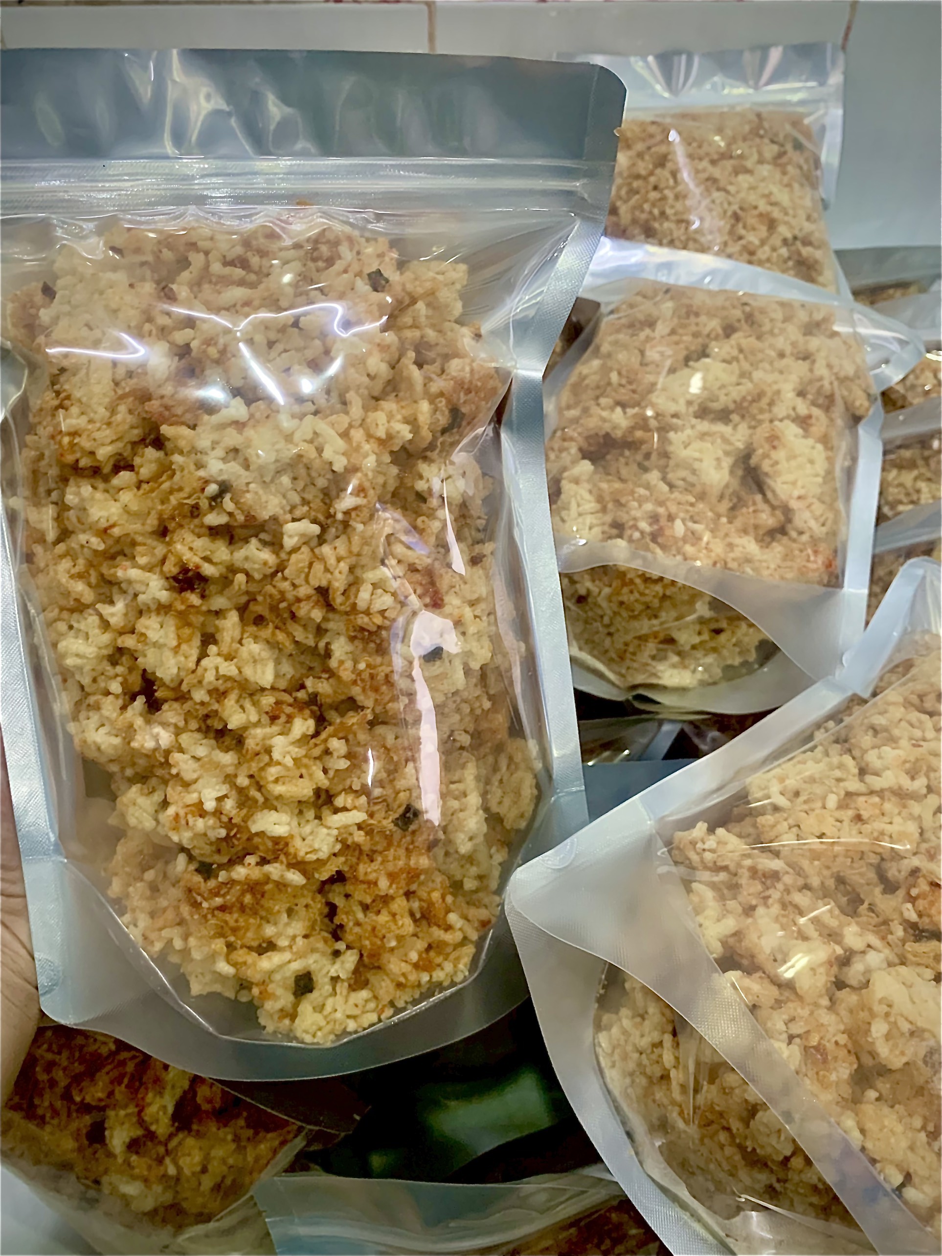 Cơm cháy chà bông bể