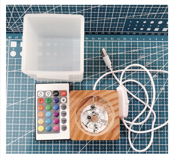 Bộ khuôn silicone đúc keo epoxy resin và đế gỗ vuông gắn led làm đèn khối vuông dùng trang trí, diy resin handmade - trường thịnh sài gòn