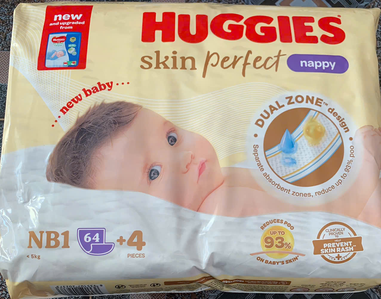 Tặng thêm 4 Miếng Bên Trong - (Dùng Kèm Tã Vải Tam Giác)- Miếng Lót Sơ Sinh Huggies NB1 64 miếng Skin Perfect - Tã lót sơ sinh newborn Huggies- Hsd luôn mới