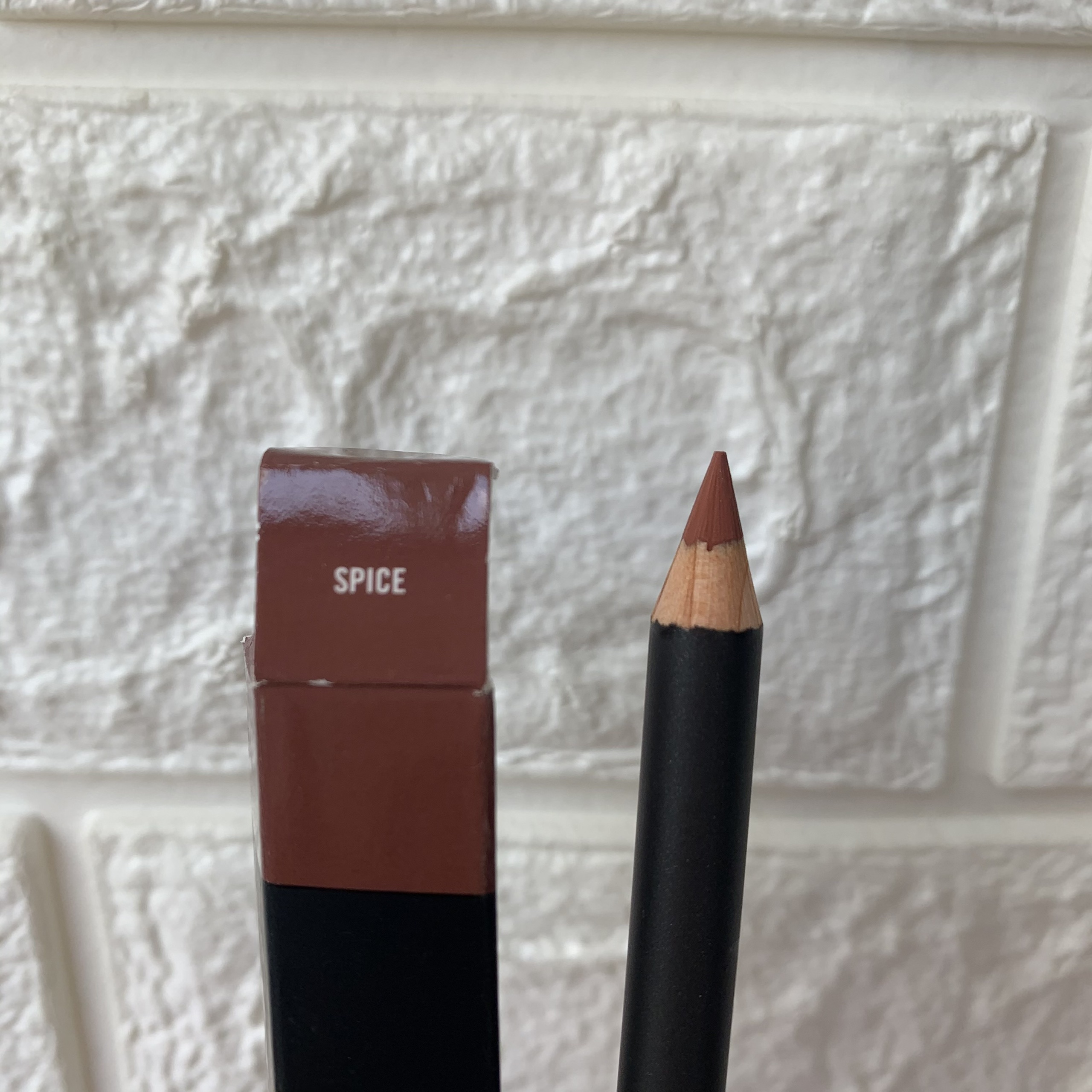 Chì kẻ môi màu spice - mac - lip pencil crayon a levres 1.45g