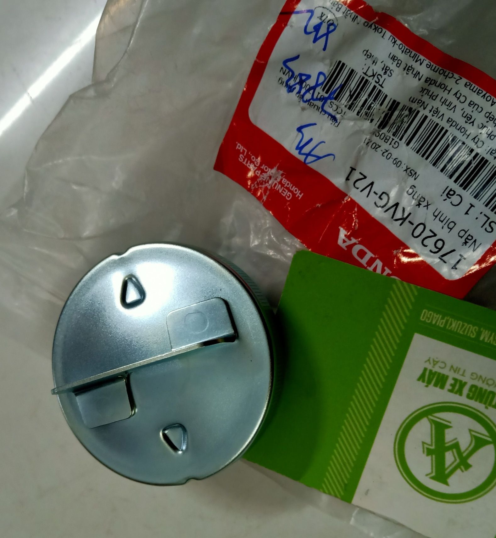 Nắp bình xăng air blade/lead zin hãng